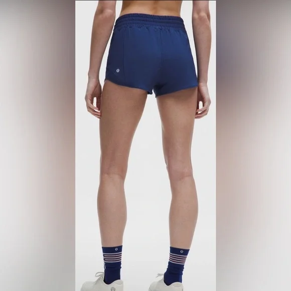 Lululemon Hotty Hot HR Short 2.5” Lined-NWT!!! - Picture 2 of 12